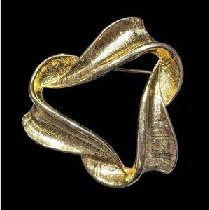 Vintage Triangle Ribbon Textured Gold Tone Brooch
